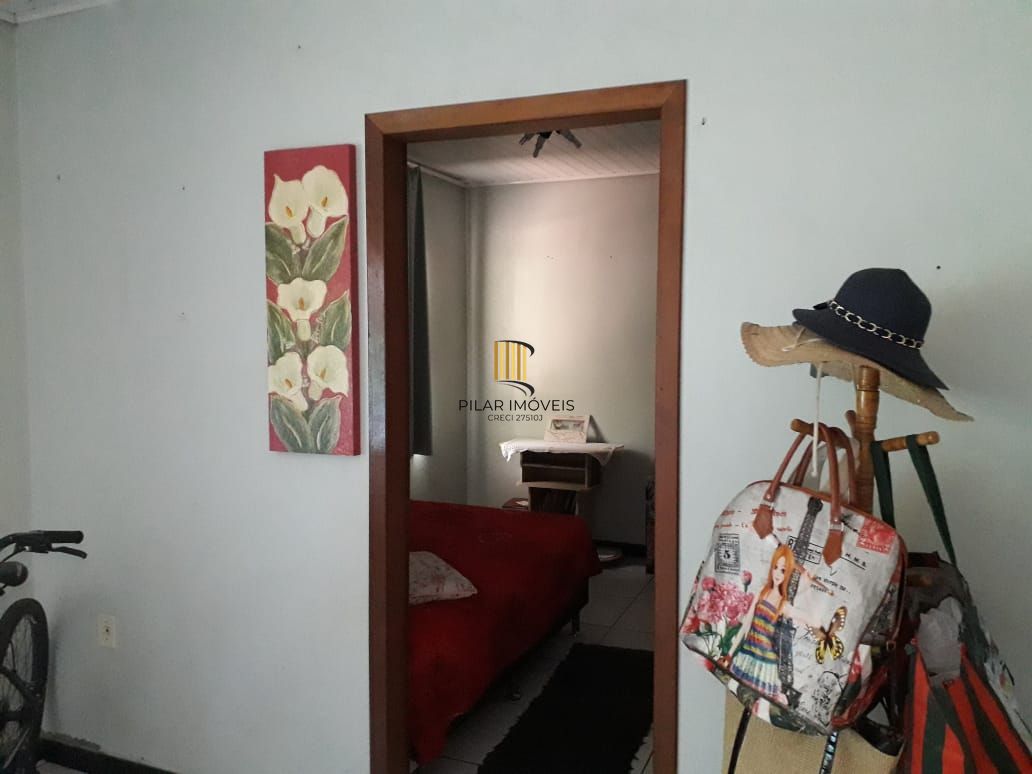 Casa de esquina 3 dormitórios, vaga de garagem, Bairro Monte Claro