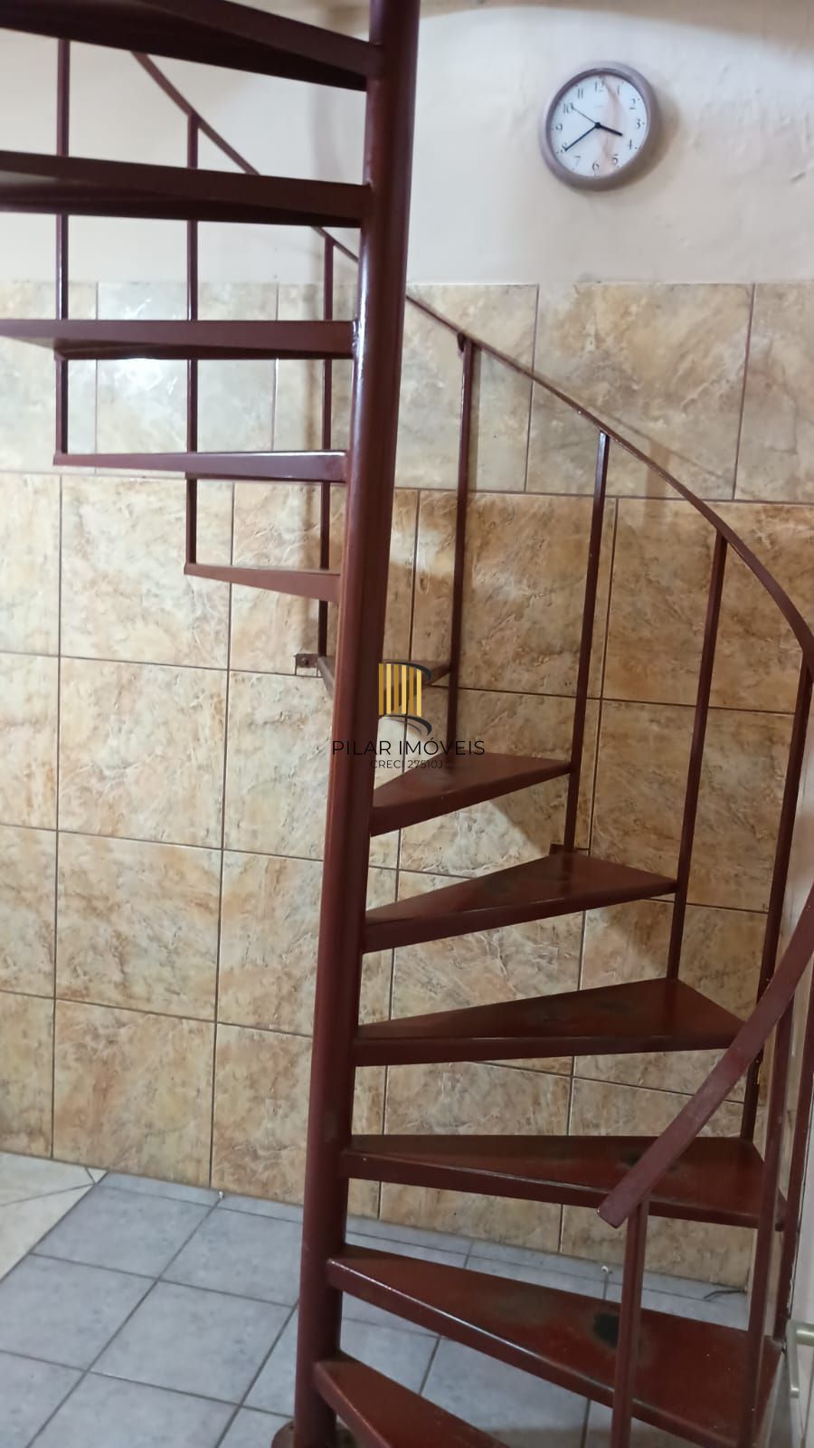 Casa 3 dormitórios, 1 suíte, 2 vagas, Bairro Monte Carlo