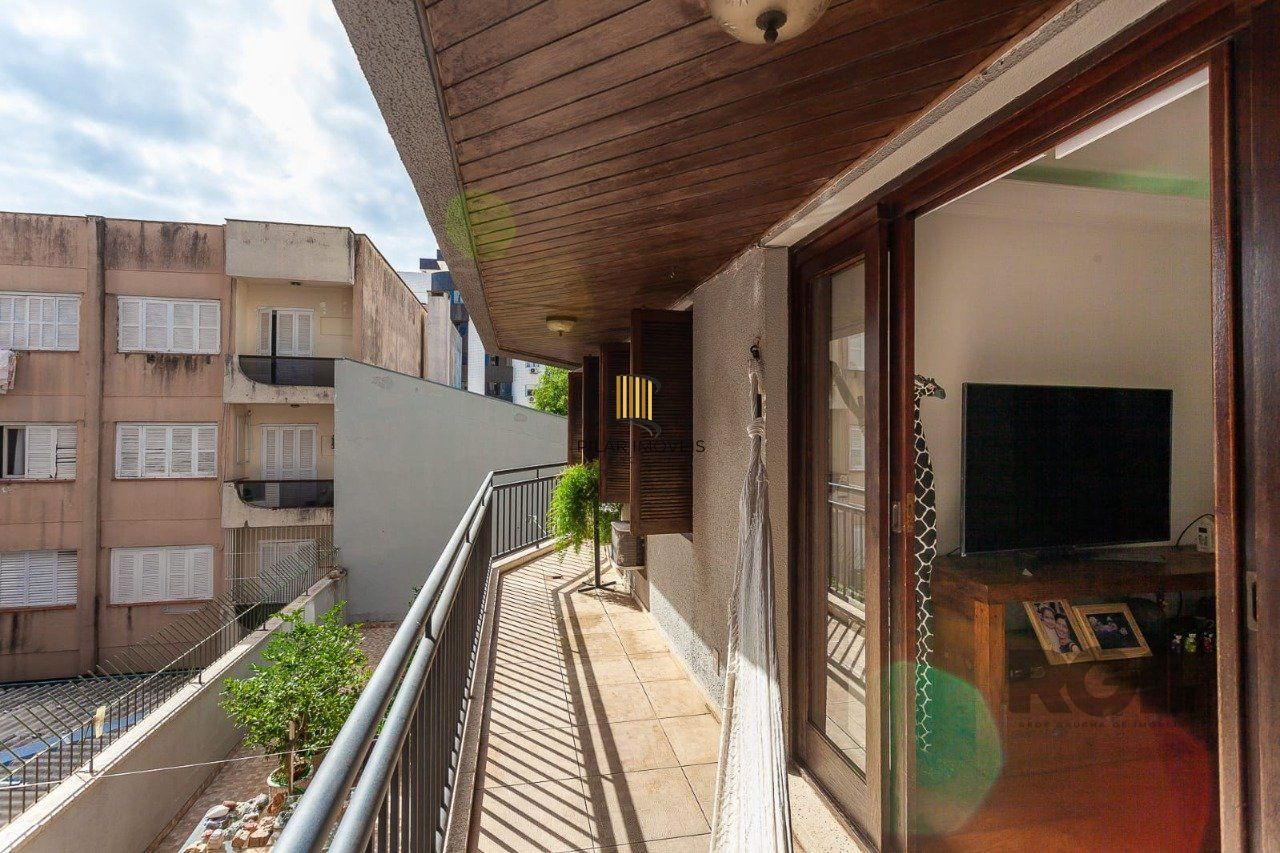 Apartamento semi mobiliado, 3 dormitórios, 1 suíte, vaga de garagem, Bairro Eunice Nova