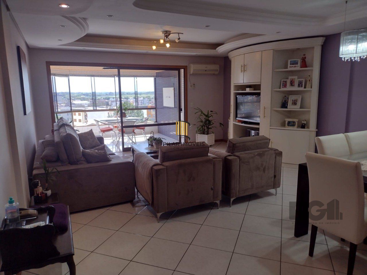 Apartamento mobiliado, 3 dormitórios, 2 suítes, 2 vagas, Bairro Vila Eunice