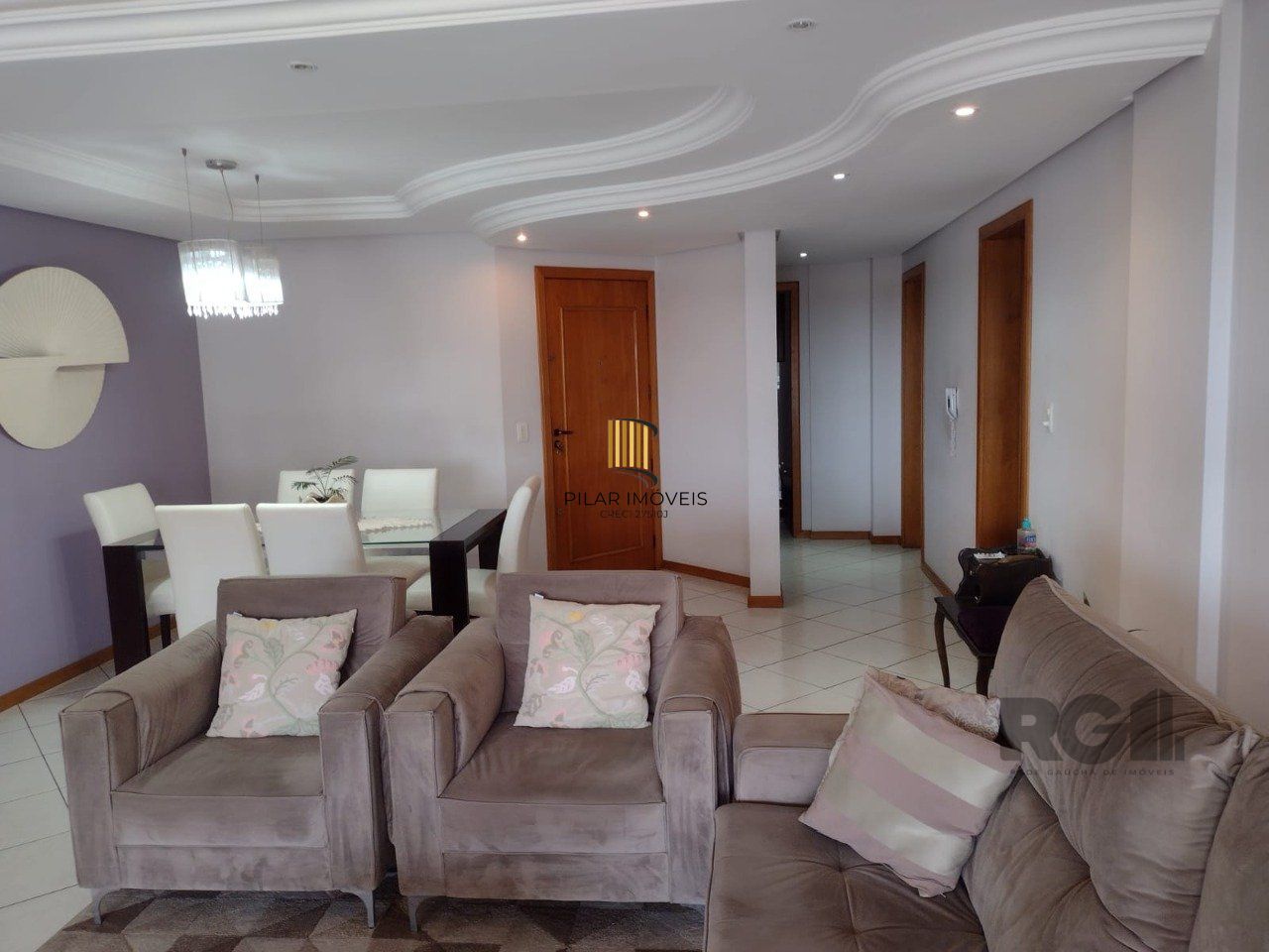 Apartamento mobiliado, 3 dormitórios, 2 suítes, 2 vagas, Bairro Vila Eunice