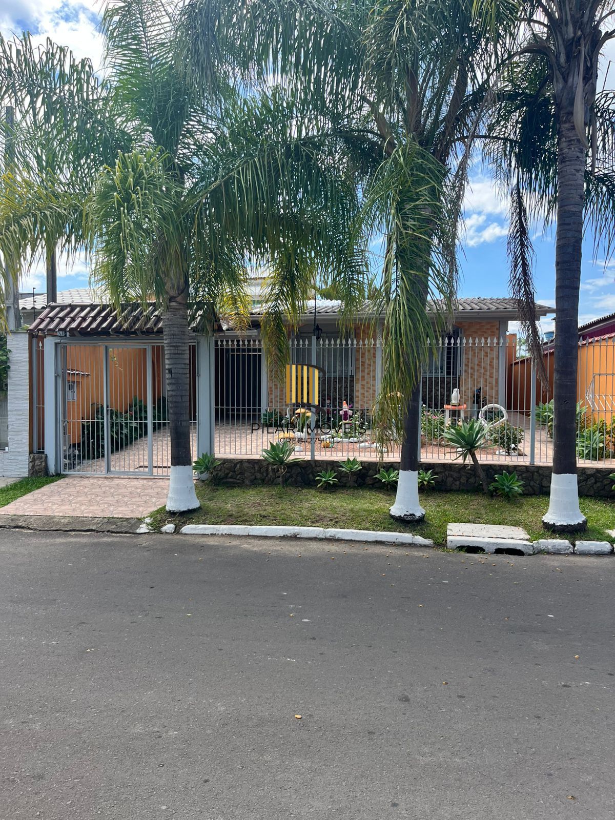 Casa 3 dormitórios, 1 suíte, 2 vagas, Bairro Parque Florido - Pilar Imóveis