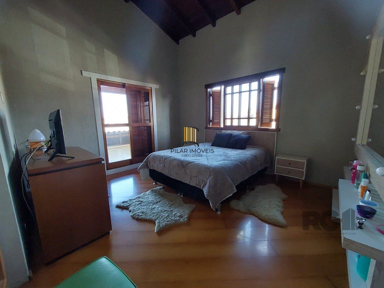 Casa sobrado, 2 dormitórios, 1 suíte, vaga de garagem, Bairro Pq da Matriz