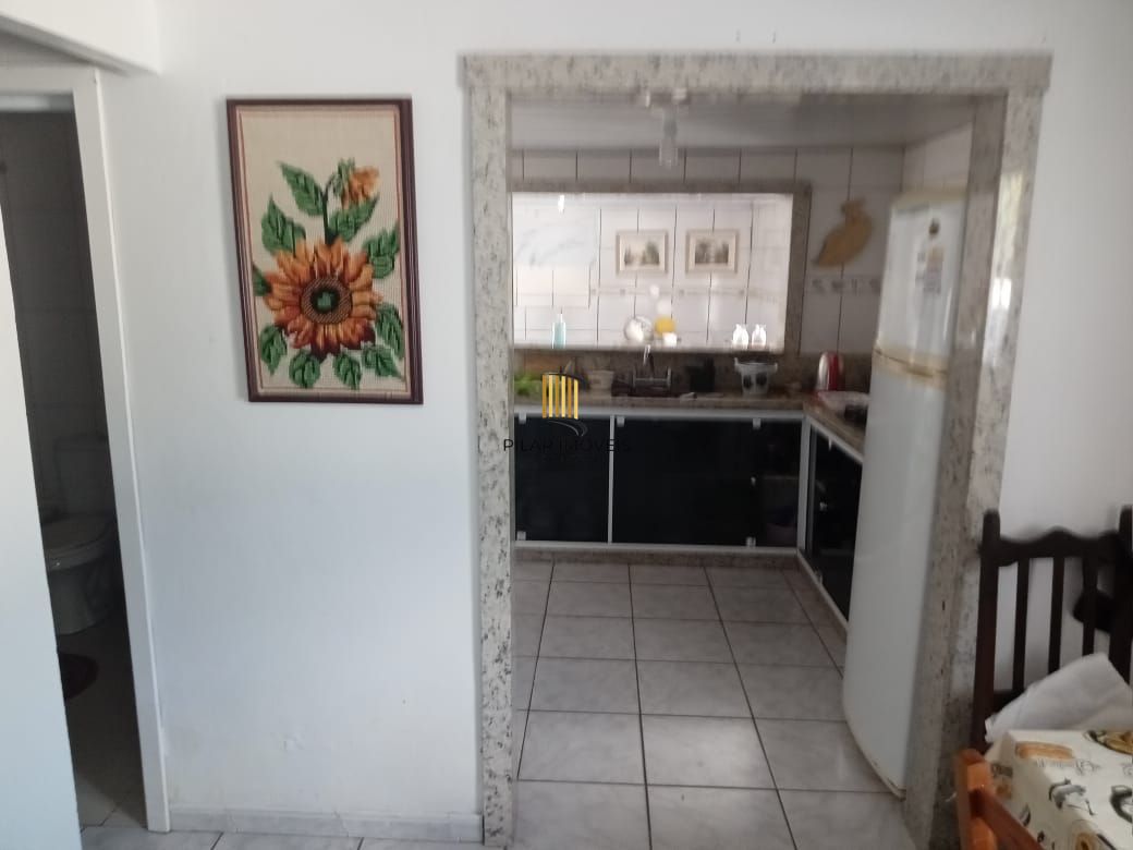 Casa 2 dormitórios, 1 suíte, 2 vagas