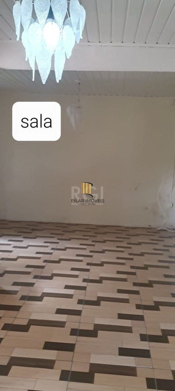 Casa 2 dormitórios, 1 suíte, vaga de garagem, Bairro Nova Cachoeirinha