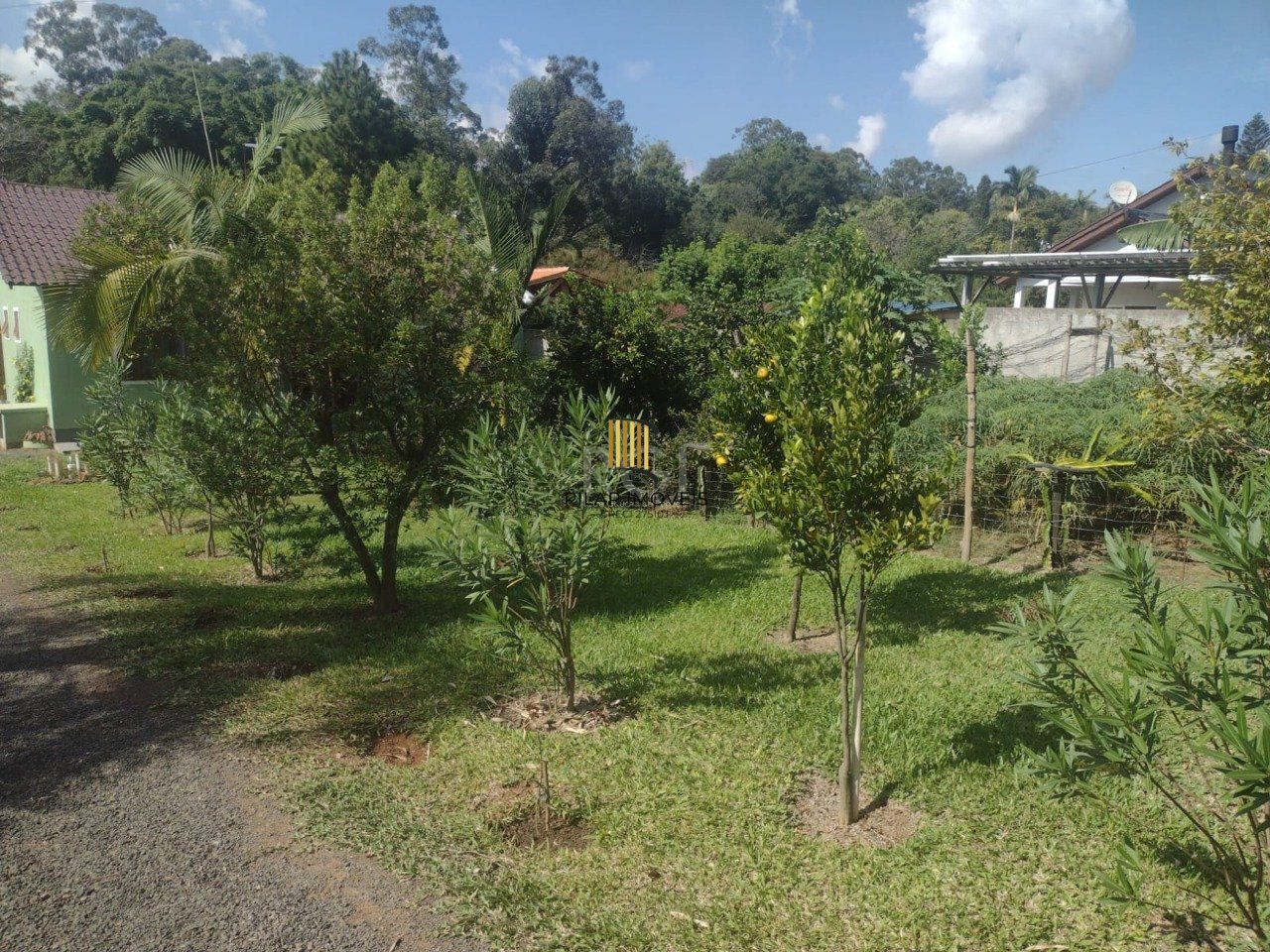 Sítio 2 dormitórios, 1 suíte, vaga garagem, Bairro Sítio Ipiranga