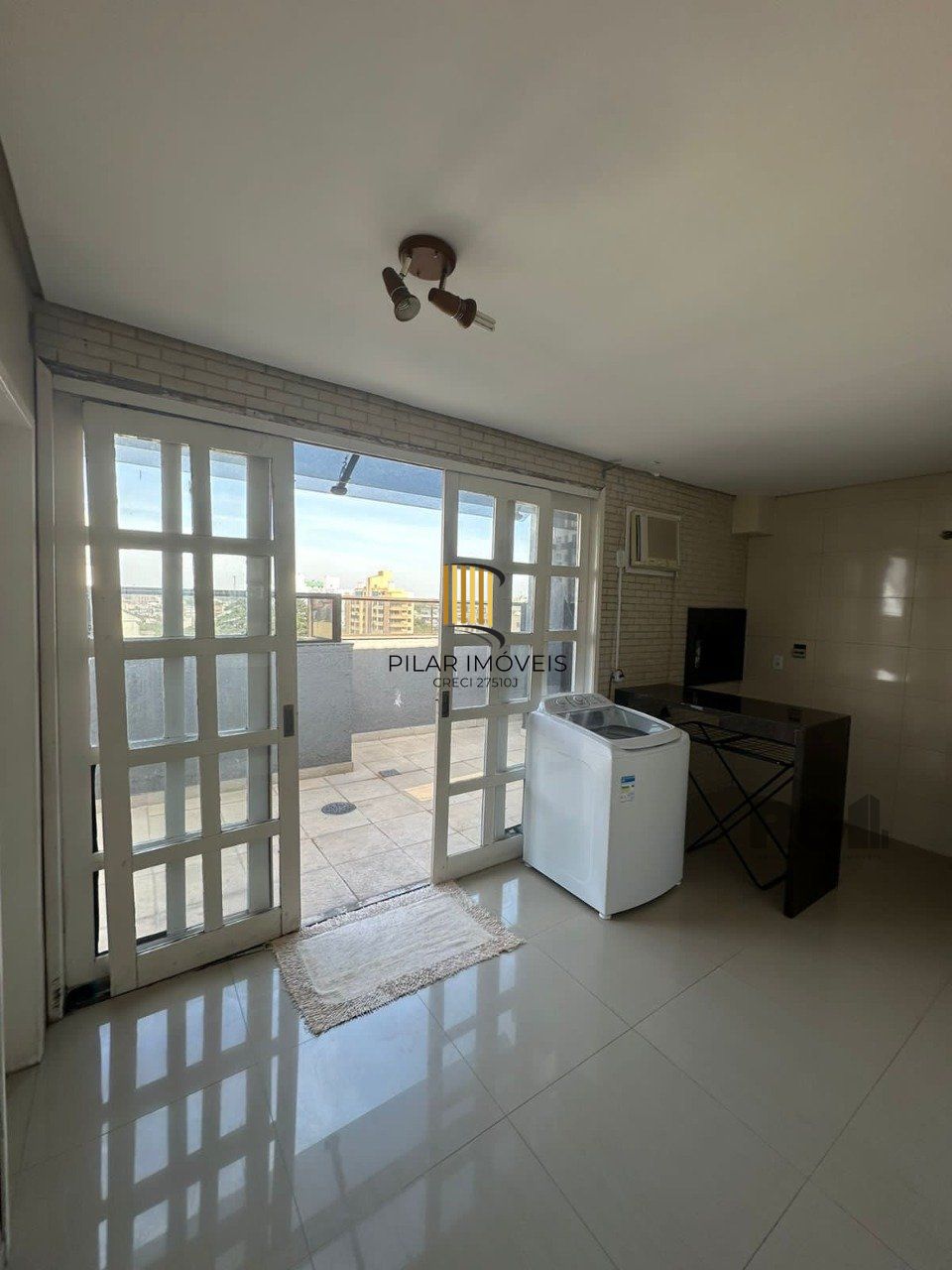 Apartamento cobertura 3 dormitórios, 1 suíte, vaga de garagem, Bairro Vila Cachoeirinha