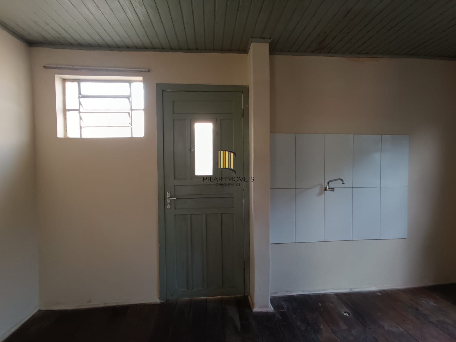 Casa 3 dormitórios no bairro COHAB C