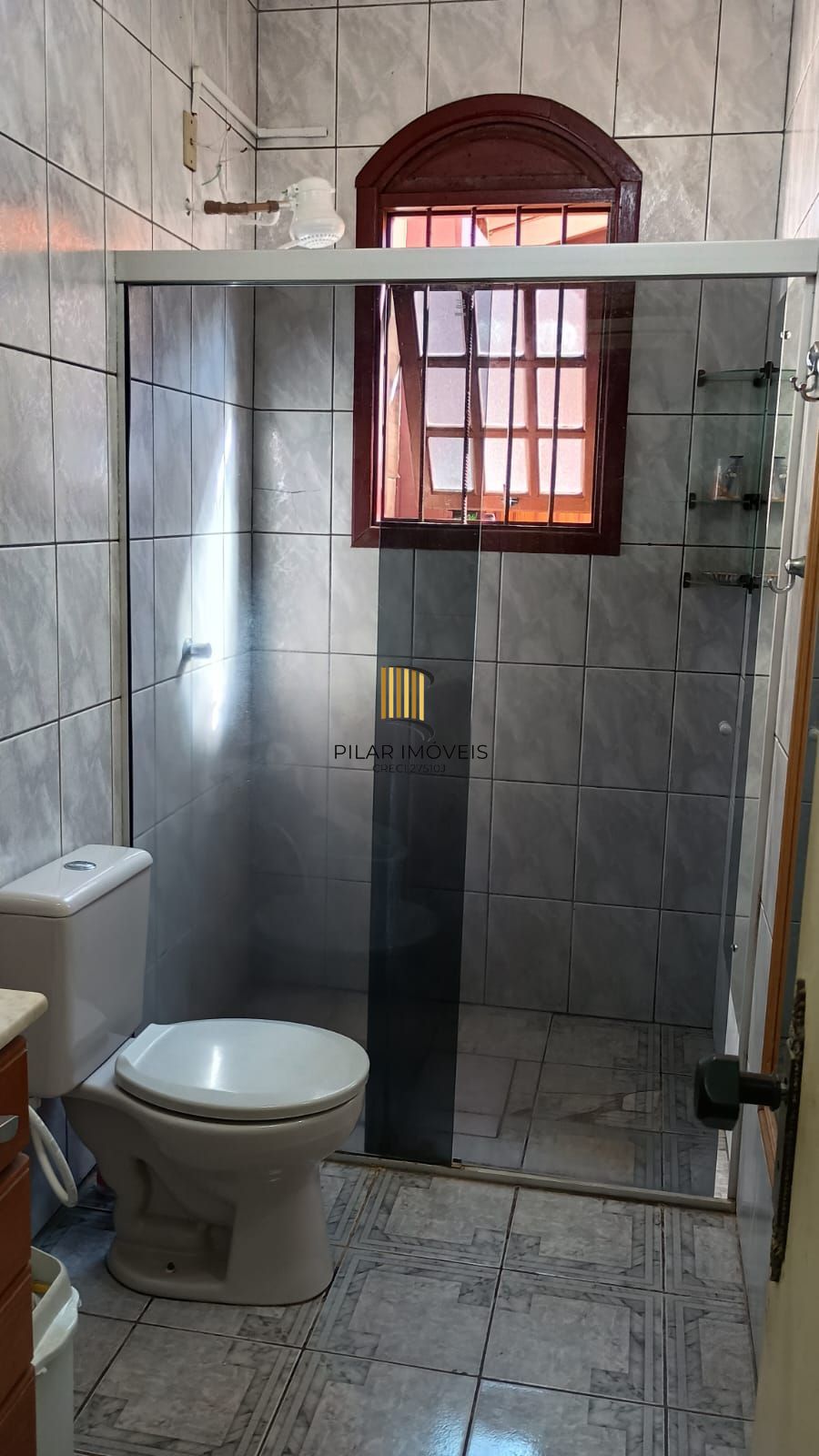 Casa 3 dormitórios, 1 suíte, 2 vagas, Bairro Monte Carlo