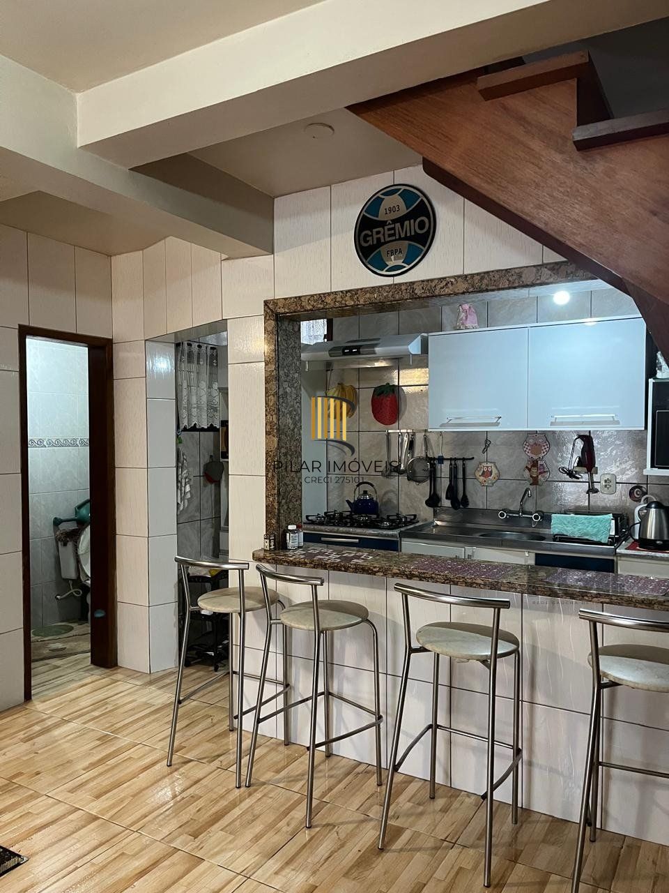 Casa sobrado mobiliado, 2 dormitórios, Bairro Imbuí