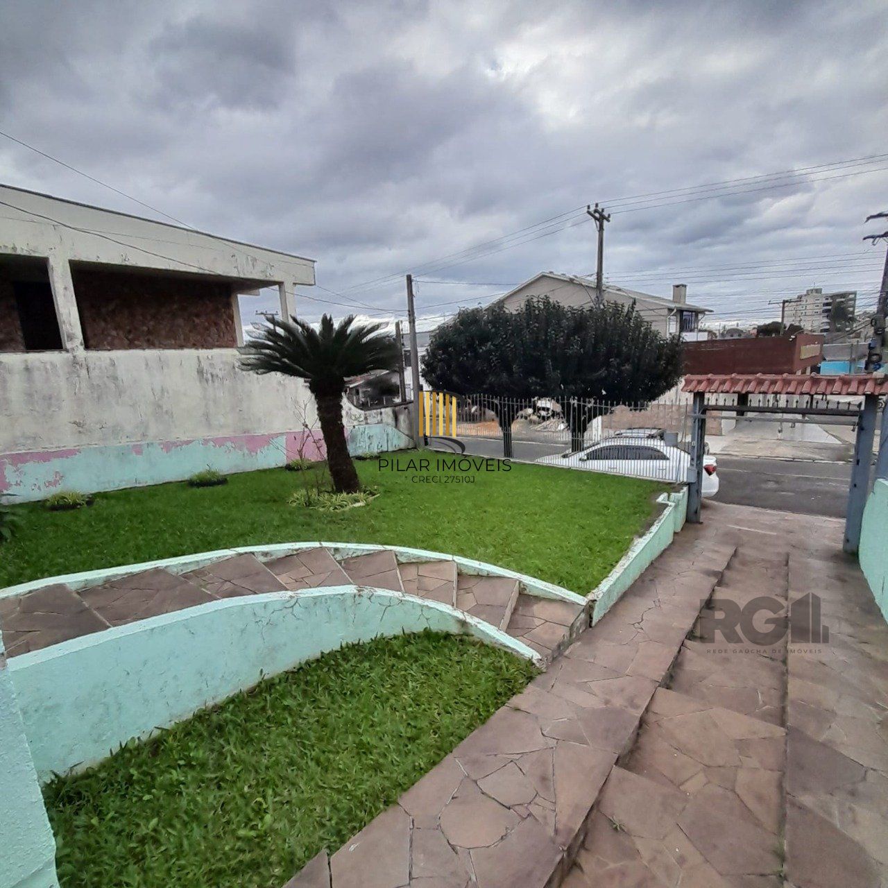 Casa 2 dormitórios, vaga de garagem, bairro São Judas Tadeu