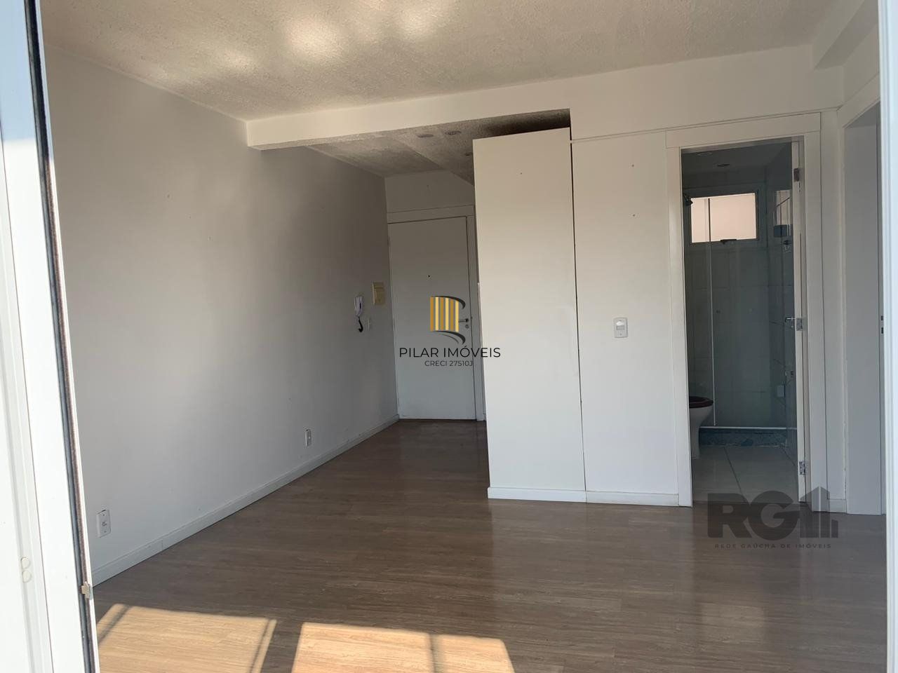 Apartamento 2 dormitórios, 1 vaga, Bairro Vila Cachoeirinha