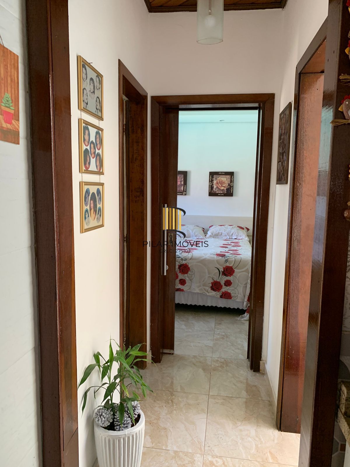 Casa 3 dormitórios, 2 vagas, Bairro Imbui