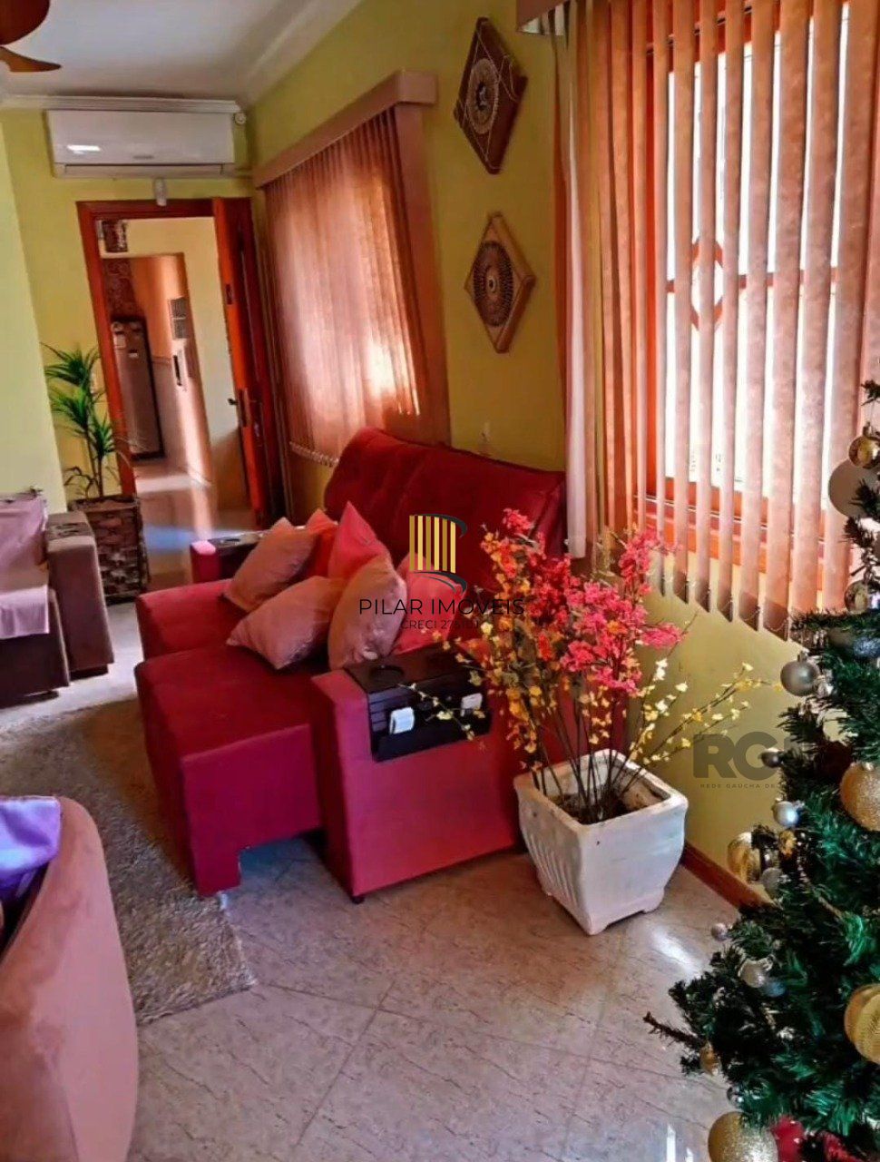 Casa 3 dormitórios, 1 suíte, vaga de garagem, Bairro Parque da Matriz