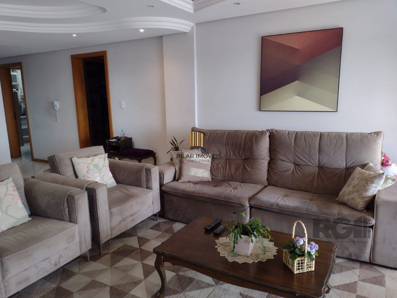 Apartamento mobiliado, 3 dormitórios, 2 suítes, 2 vagas, Bairro Vila Eunice