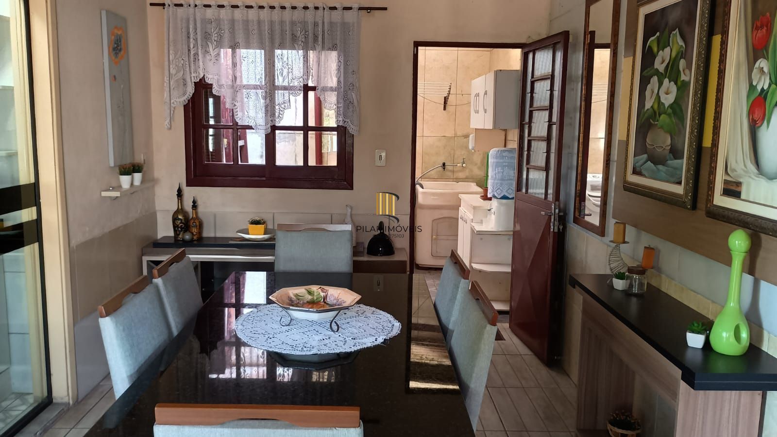 Casa 3 dormitórios, 1 suíte, 2 vagas, Bairro Monte Carlo