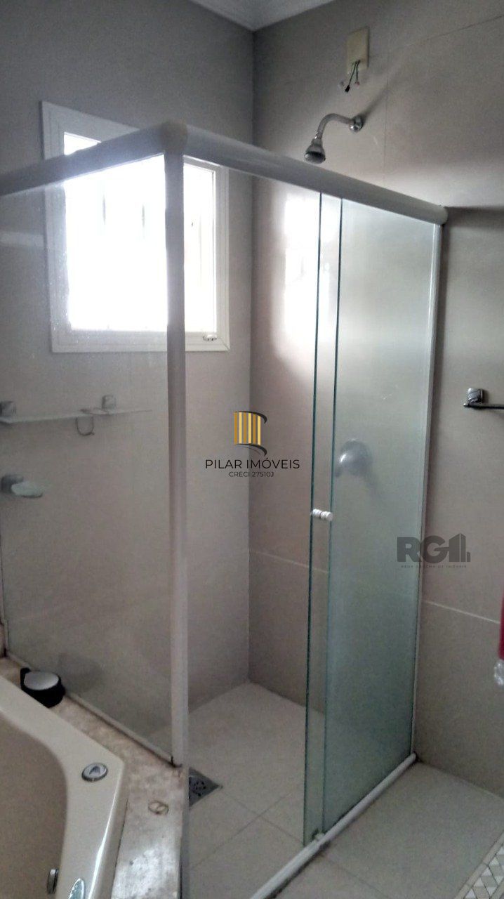 Casa sobrado semi mobiliado, 3 dormitórios, 1 suíte master, vagas de garagem, Bairro Parque da matriz
