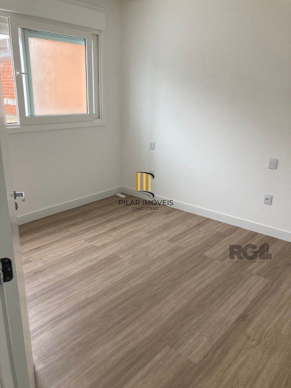 Casa 2 dormitórios, 1 suíte, 4 vagas, Bairro Central Park