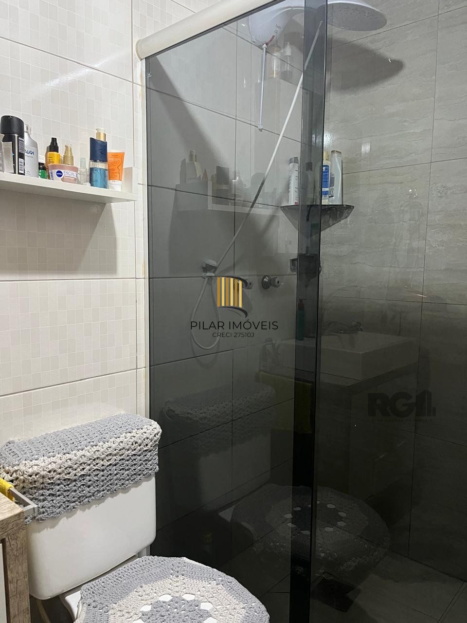 Casa sobrado mobiliado, 2 dormitórios, Bairro Imbuí