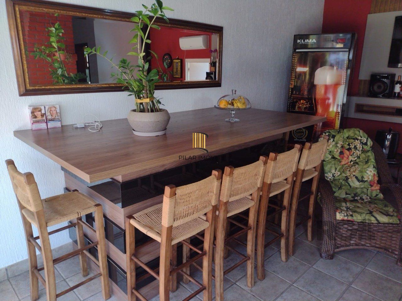 Casa semi mobiliada, 4 dormitórios, 5 vagas Bairro Vila Cachoeirinha