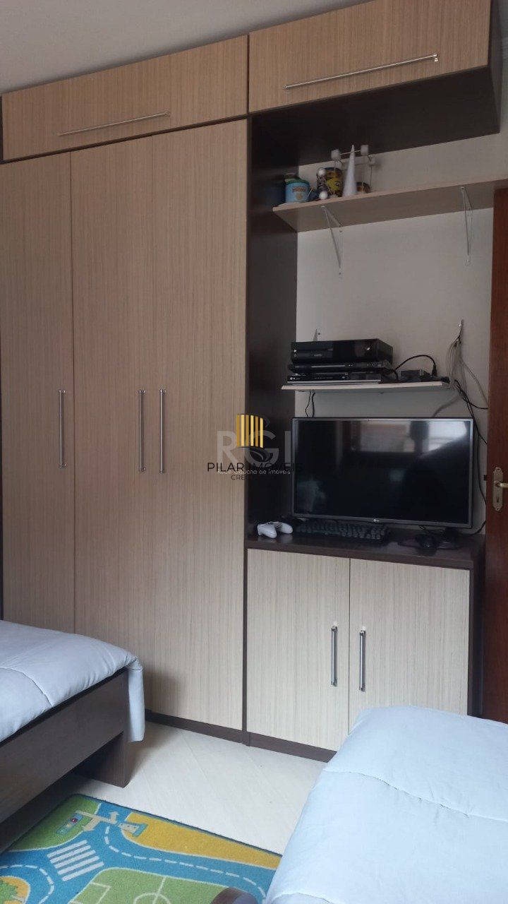 Casa para Venda - 135m², 3 dormitórios, sendo 1 suites, 2 vagas - Vale Do Sol