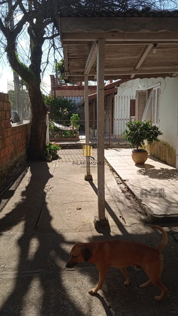Casa 3 dormitórios, vagas de garagem, Bairro Vila Cachoeirinha