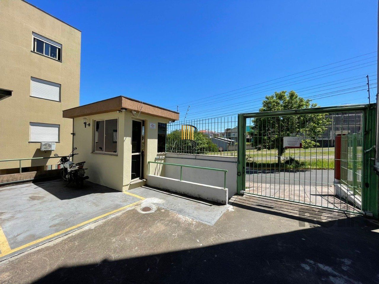 Apartamento 2 dormitórios, 1 box, Bairro Monte Carlo