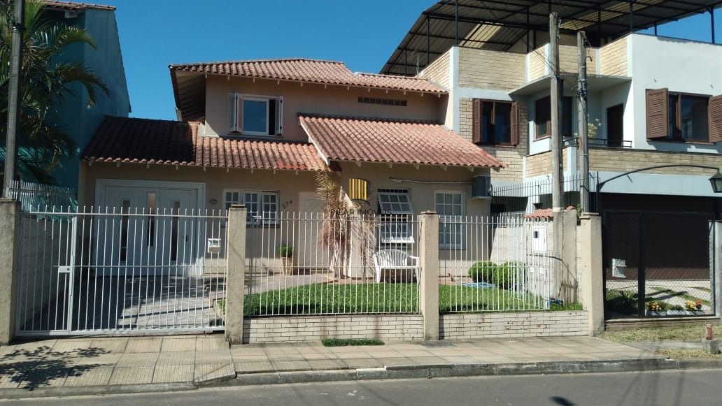 Sobrado 3 dormitórios no bairro Parque da Matriz - Pilar Imóveis