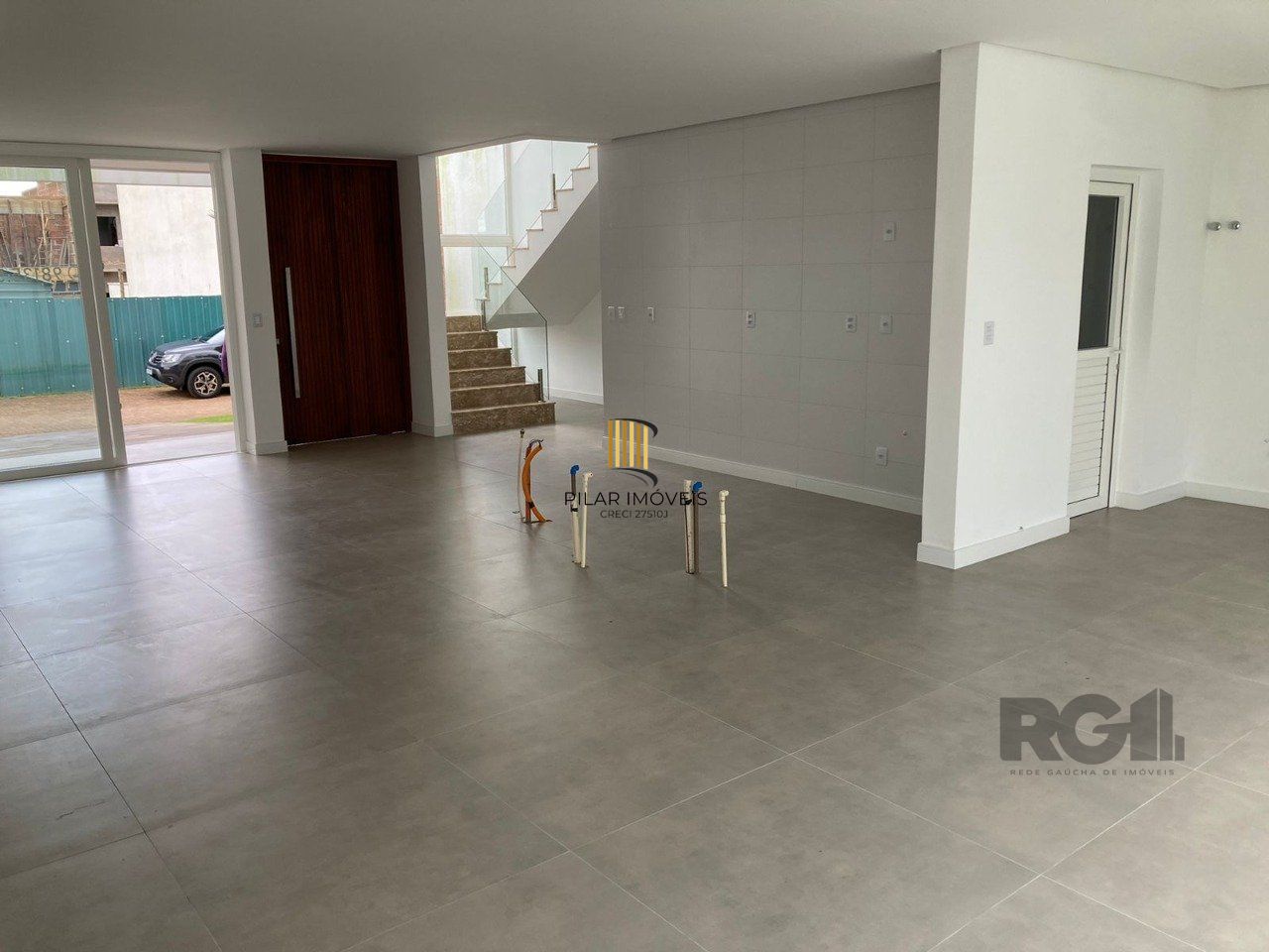 Casa 2 dormitórios, 1 suíte, 4 vagas, Bairro Central Park