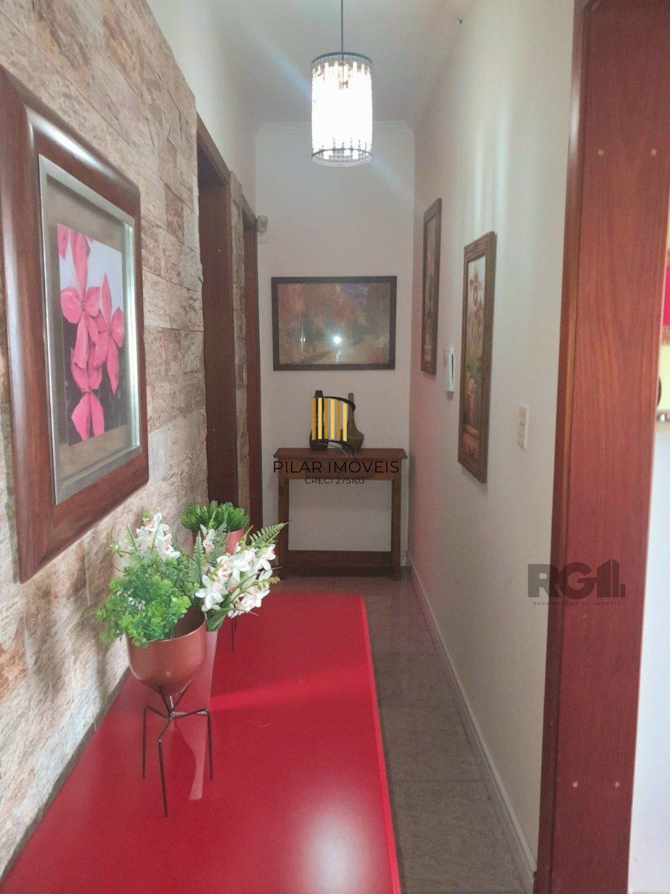 Casa 3 dormitórios, 1 suíte, vaga de garagem, Bairro Parque da Matriz