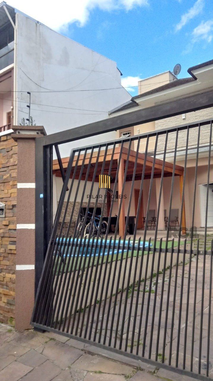 Casa sobrado semi mobiliado, 3 dormitórios, 1 suíte master, vagas de garagem, Bairro Parque da matriz