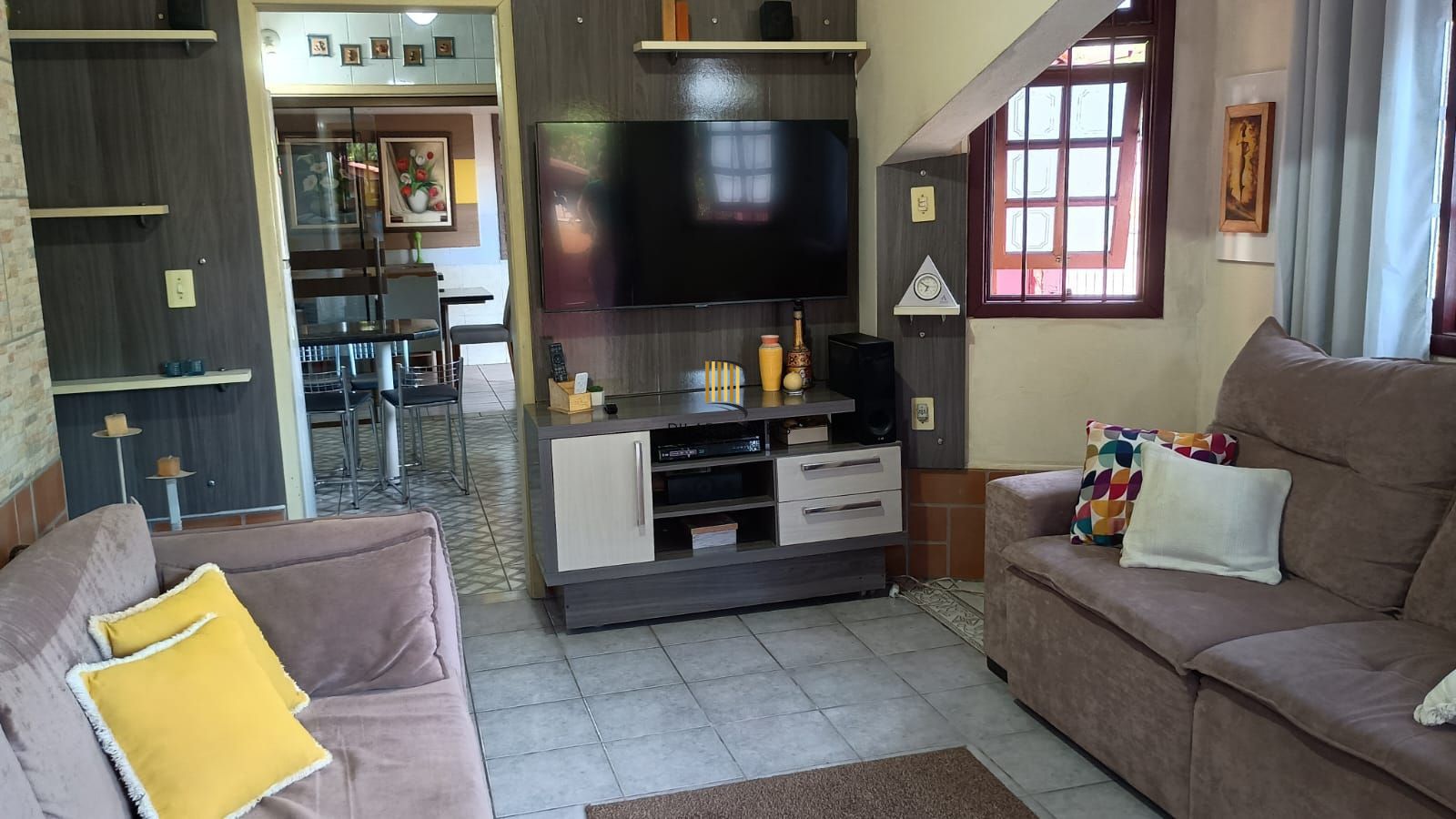 Casa 3 dormitórios, 1 suíte, 2 vagas, Bairro Monte Carlo