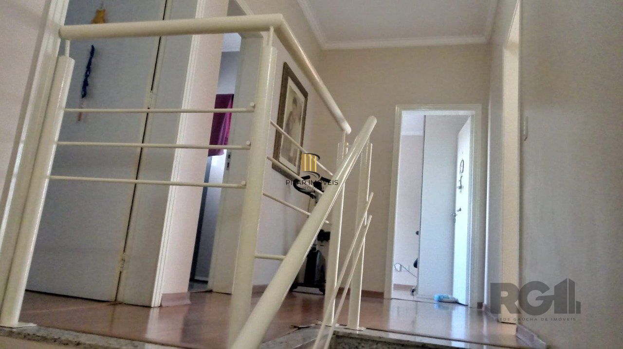 Casa sobrado semi mobiliado, 3 dormitórios, 1 suíte master, vagas de garagem, Bairro Parque da matriz