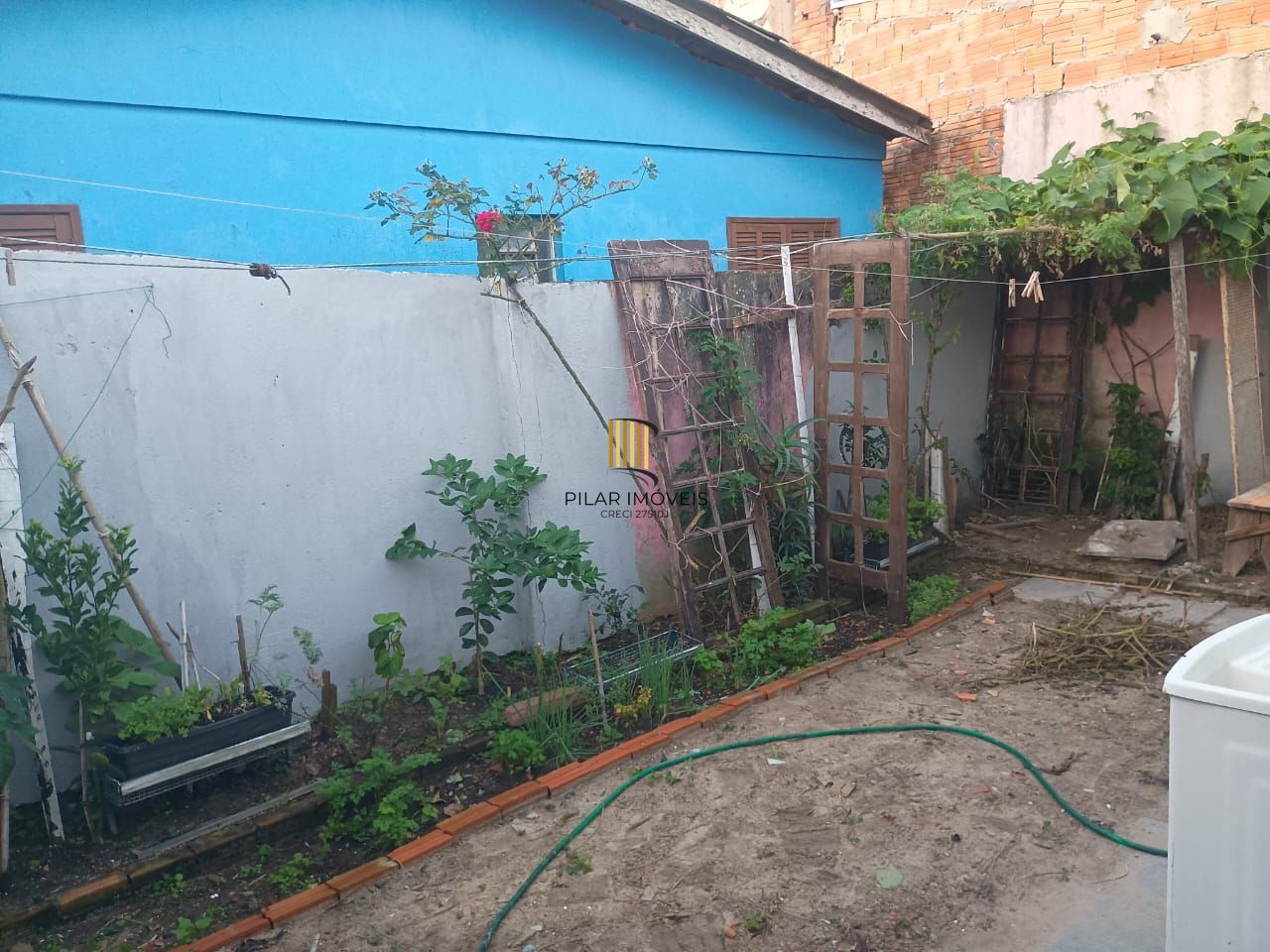Casa 2 dormitórios, 1 suíte, 2 vagas