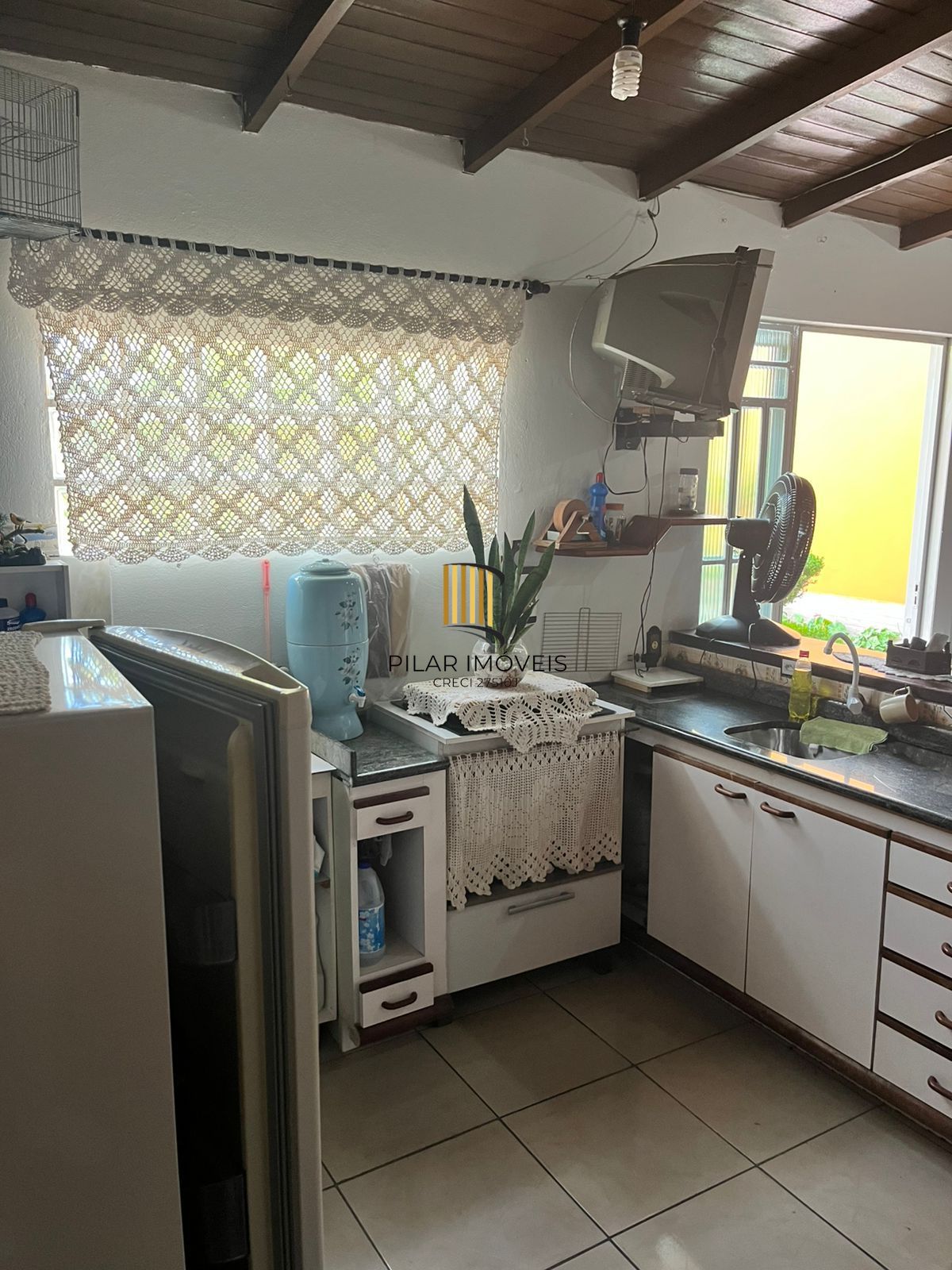 Casa 3 dormitórios, 1 suíte, 2 vagas, Bairro Parque Florido
