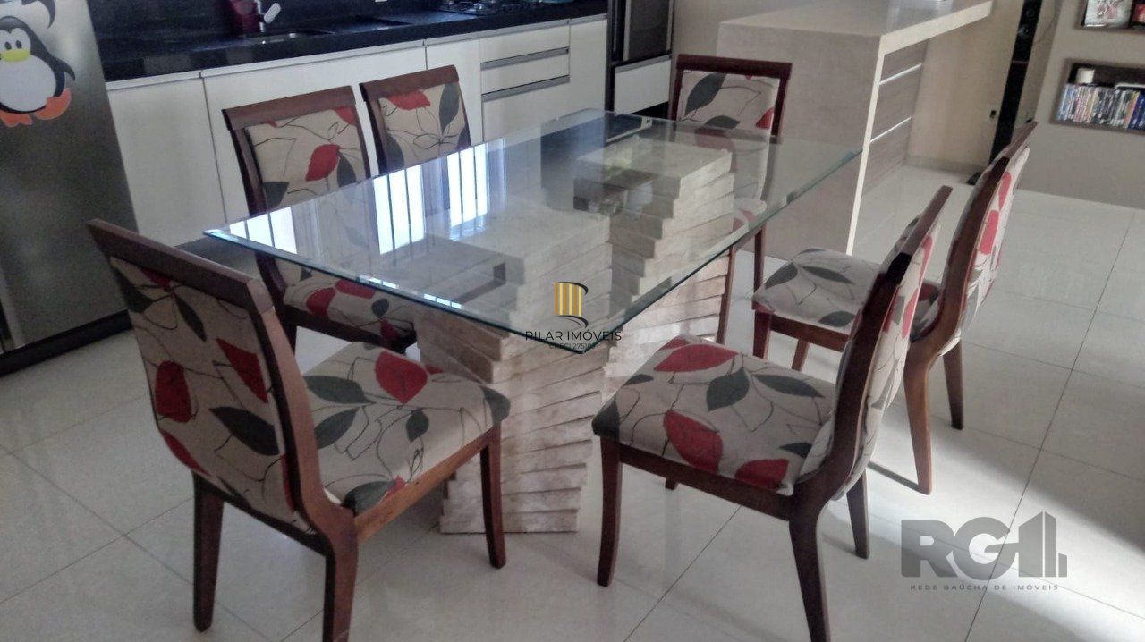 Casa sobrado semi mobiliado, 3 dormitórios, 1 suíte master, vagas de garagem, Bairro Parque da matriz