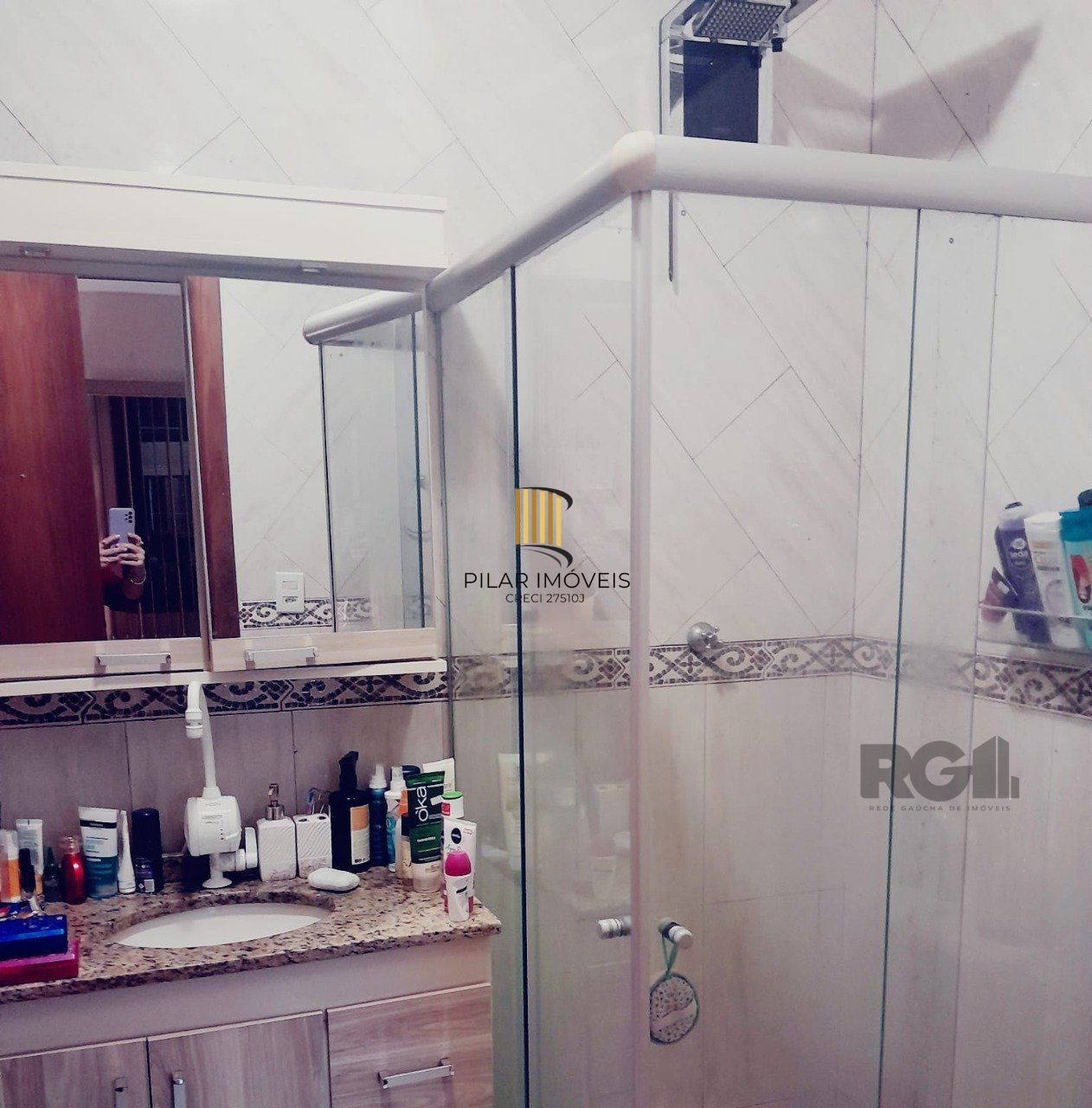 Casa 3 dormitórios, 1 suíte, vaga de garagem, Bairro Parque da Matriz