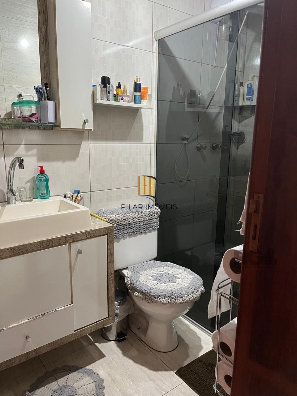 Casa sobrado mobiliado, 2 dormitórios, Bairro Imbuí