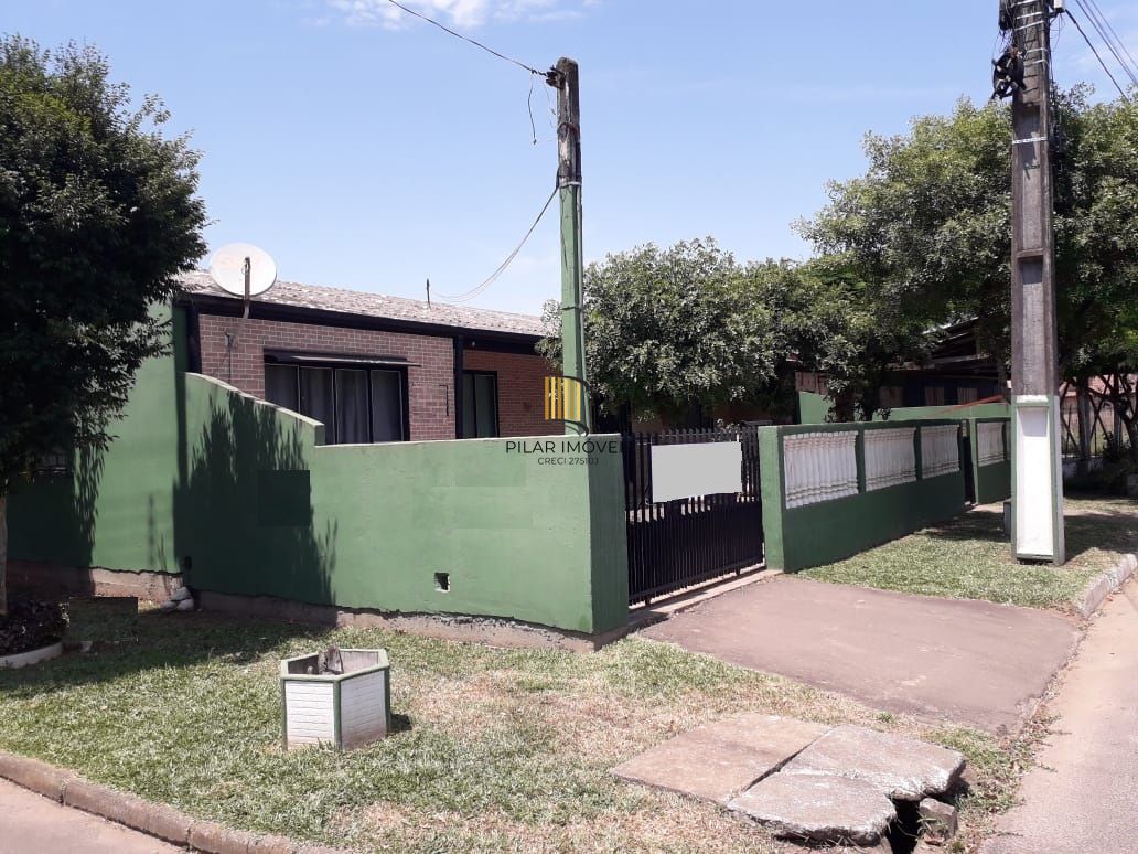 Casa de esquina 3 dormitórios, vaga de garagem, Bairro Monte Claro