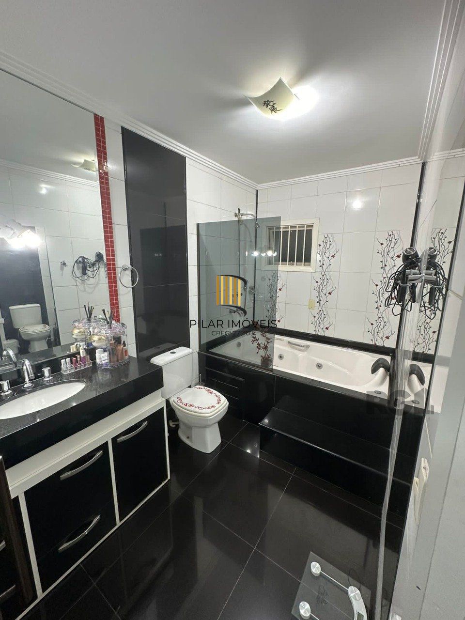 Apartamento cobertura 3 dormitórios, 1 suíte, vaga de garagem, Bairro Vila Cachoeirinha