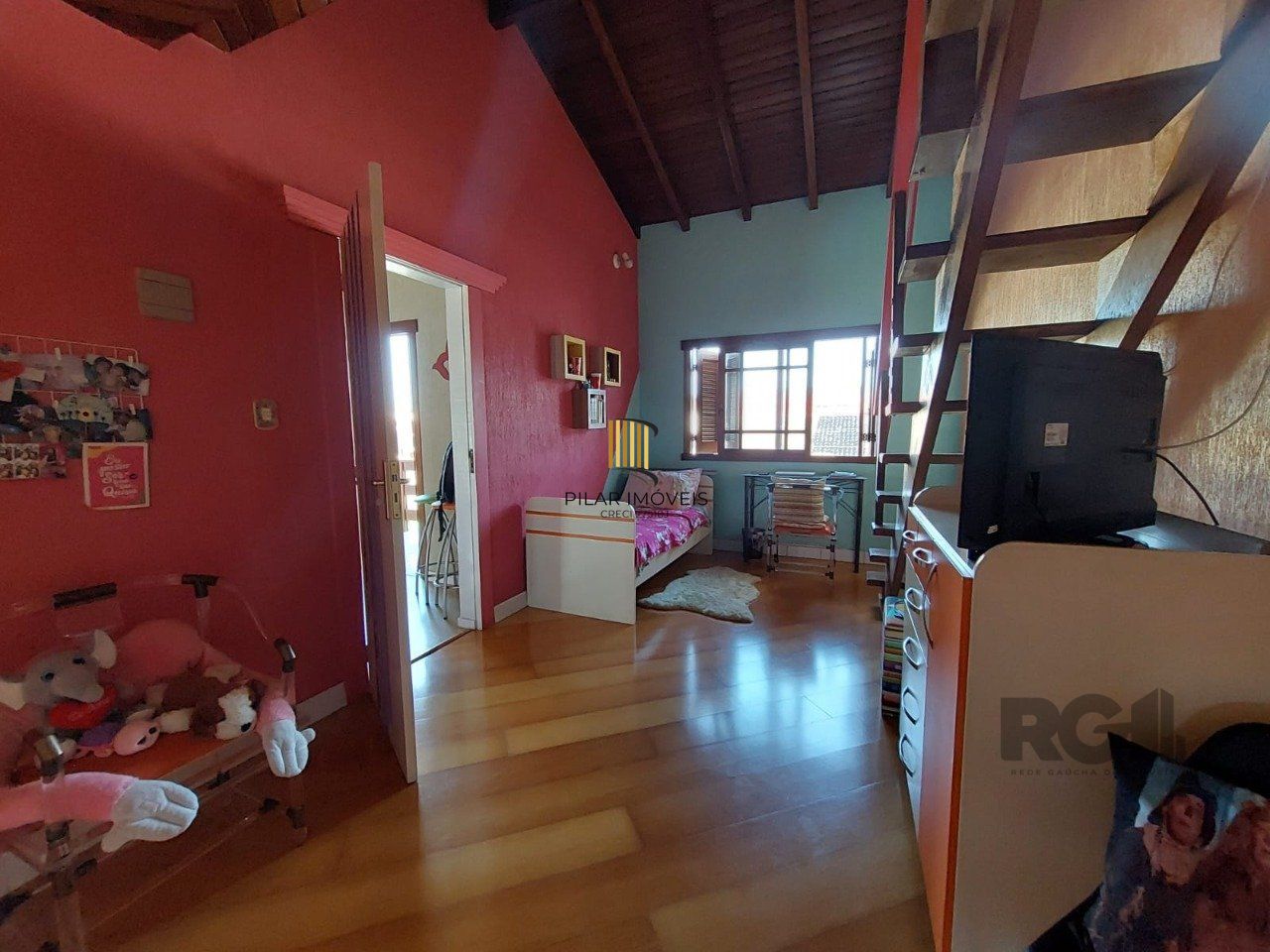 Casa sobrado, 2 dormitórios, 1 suíte, vaga de garagem, Bairro Pq da Matriz