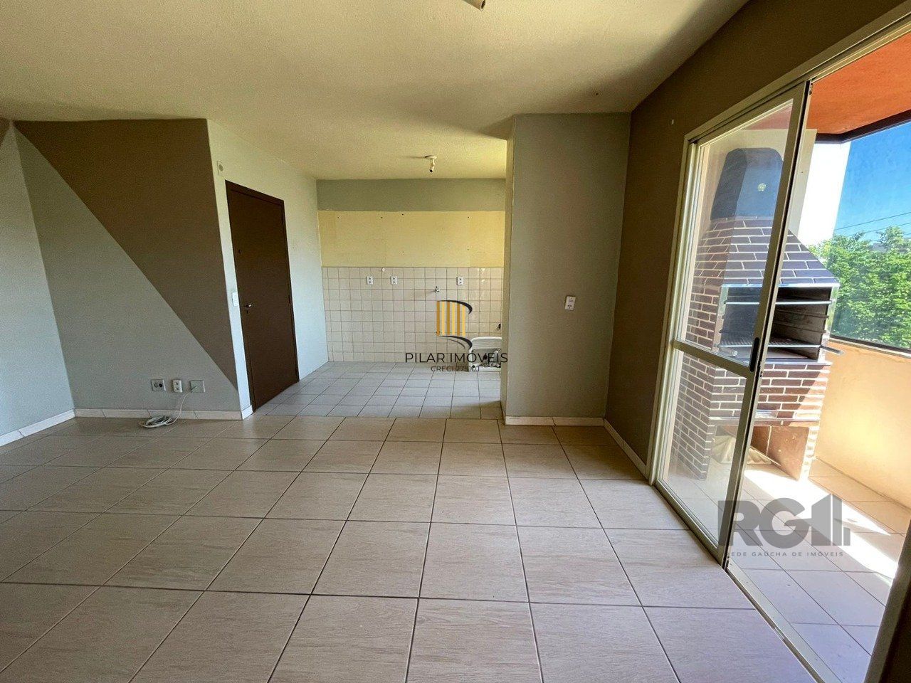 Apartamento 2 dormitórios, 1 box, Bairro Monte Carlo