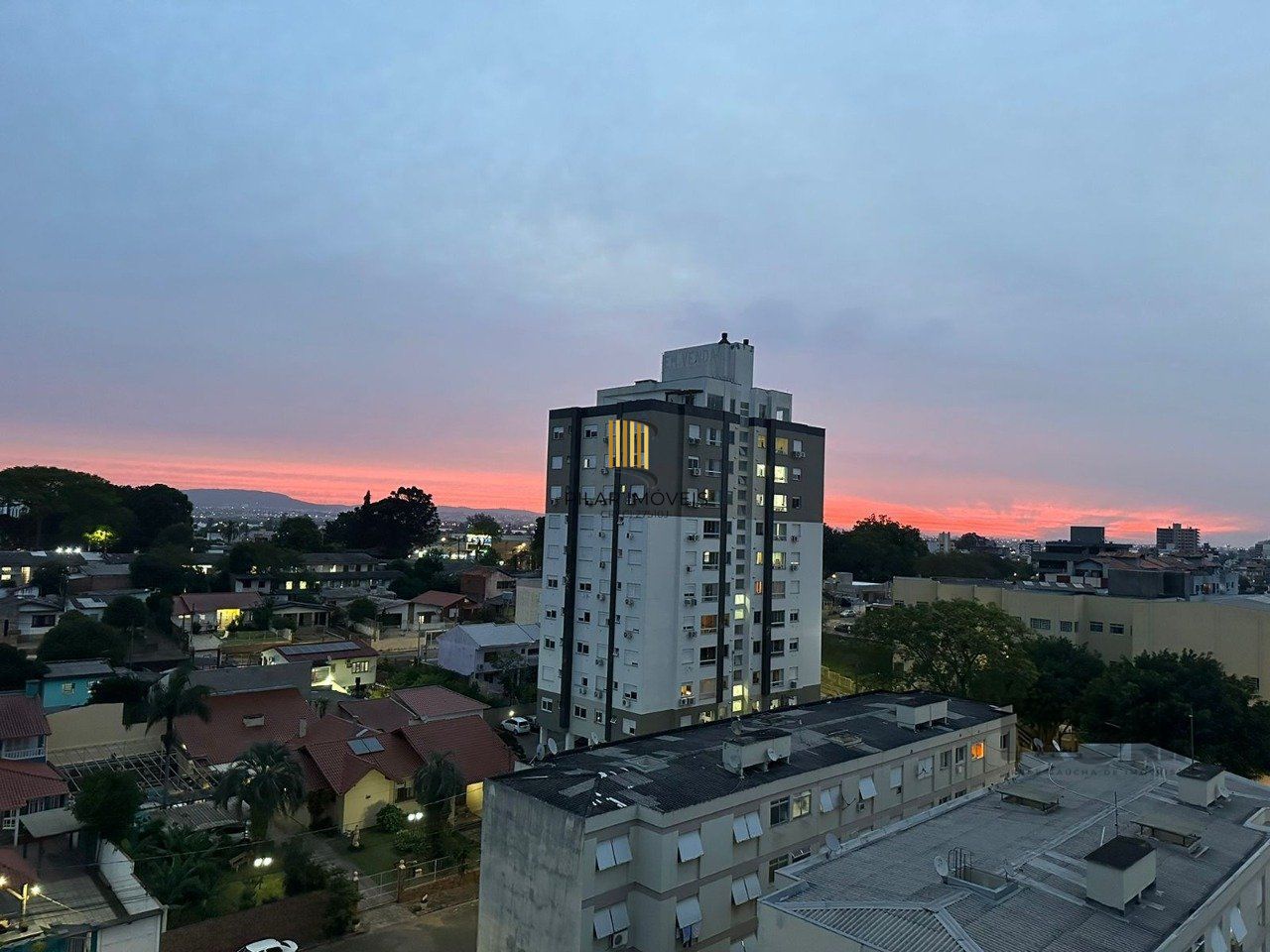 Apartamento cobertura 3 dormitórios, 1 suíte, vaga de garagem, Bairro Vila Cachoeirinha