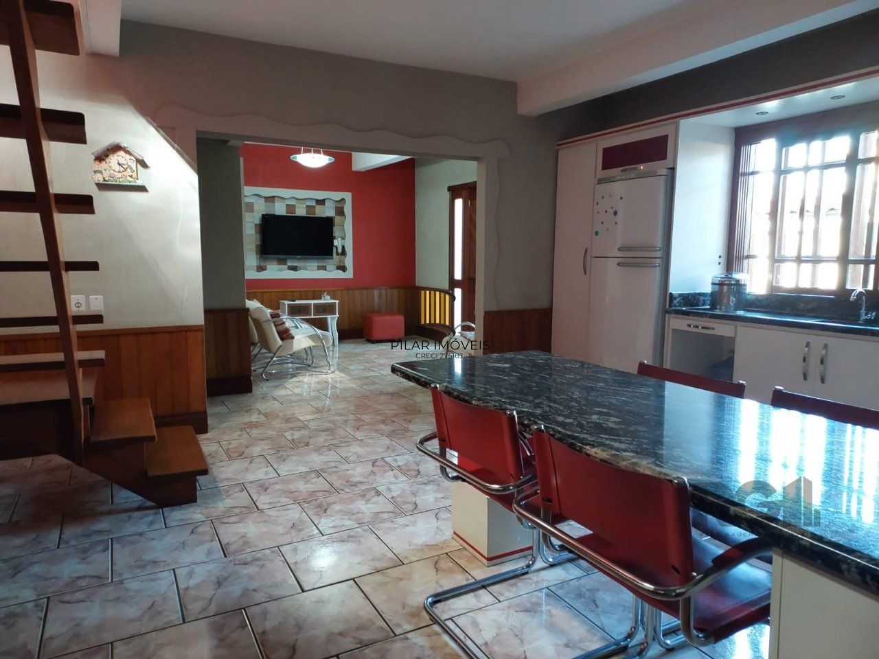 Casa sobrado, 2 dormitórios, 1 suíte, vaga de garagem, Bairro Pq da Matriz