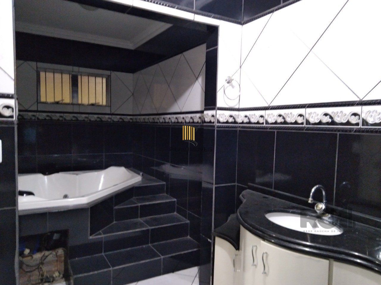 Casa 3 dormitórios, 1 suíte, vaga de garagem, Bairro Princesa Izabel