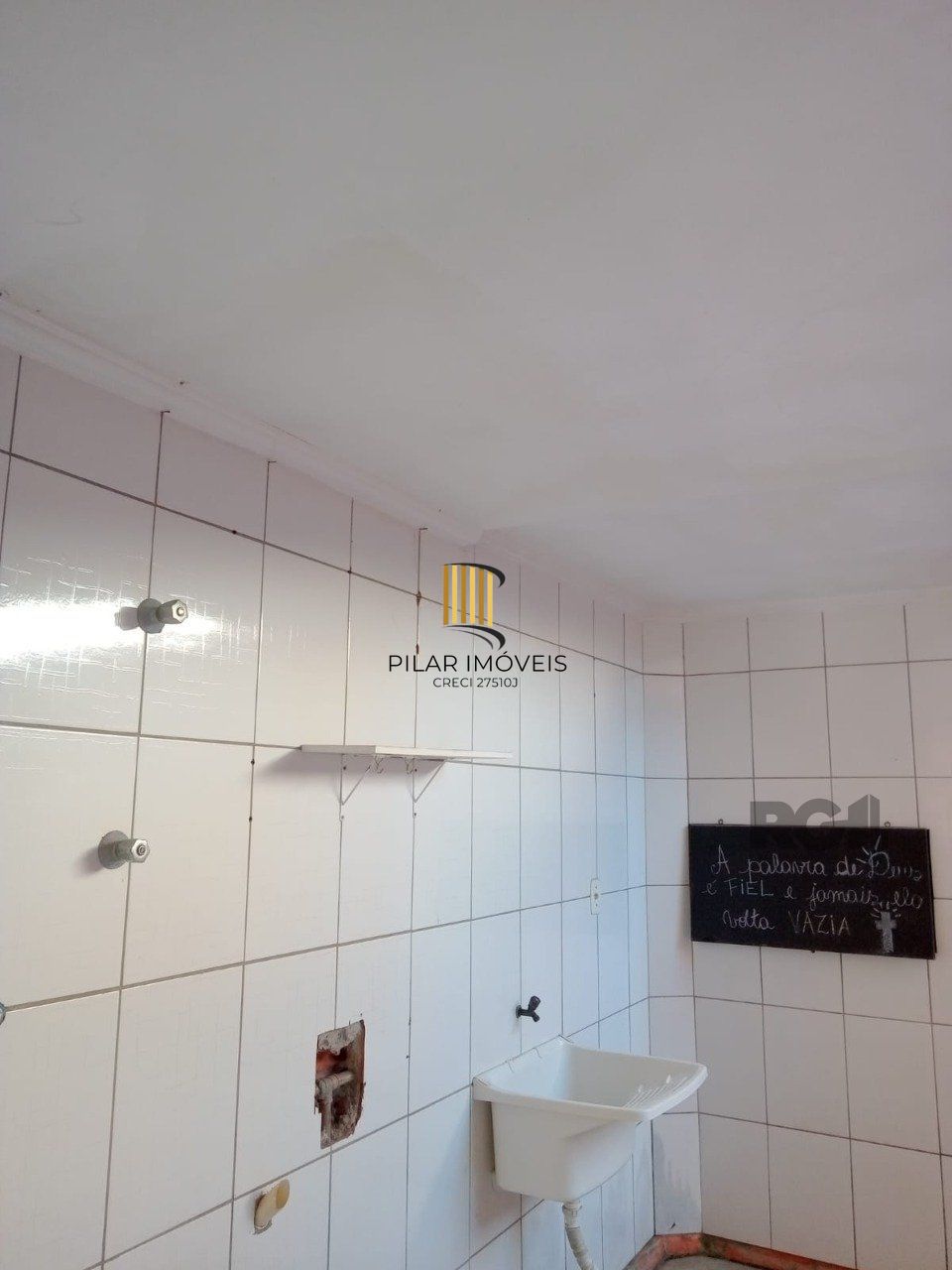 Apartamento térreo 2 dormitórios, vaga de garagem, Bairro Vila Imbuí