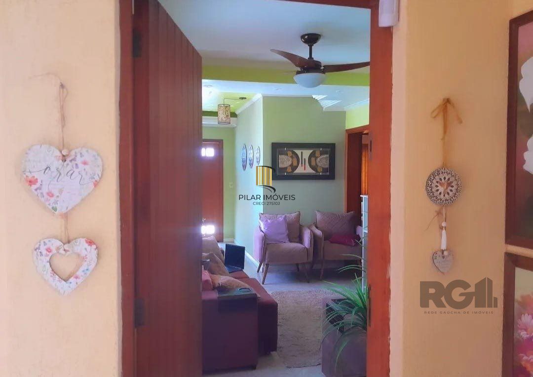 Casa 3 dormitórios, 1 suíte, vaga de garagem, Bairro Parque da Matriz