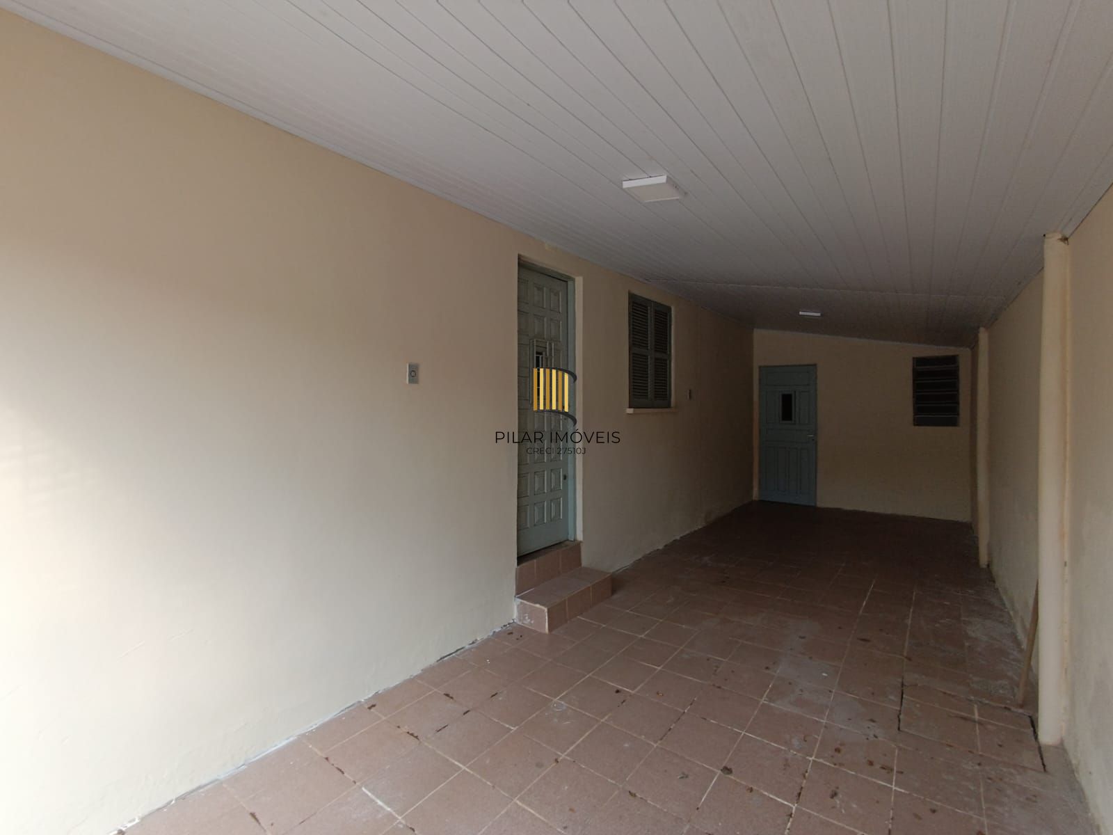 Casa 3 dormitórios no bairro COHAB C