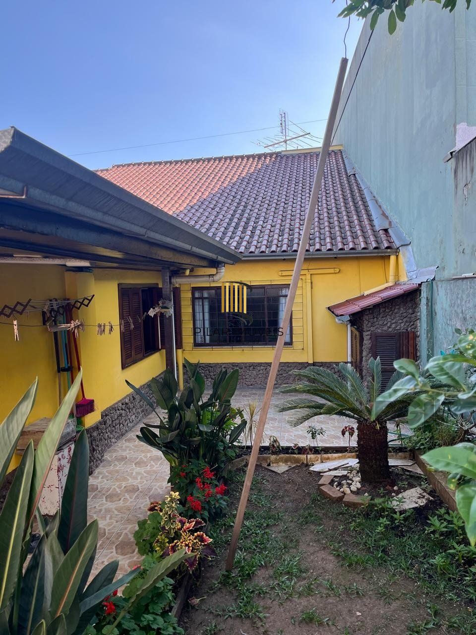 Casa 3 dormitórios, 2 vagas, Bairro Princesa Izabel