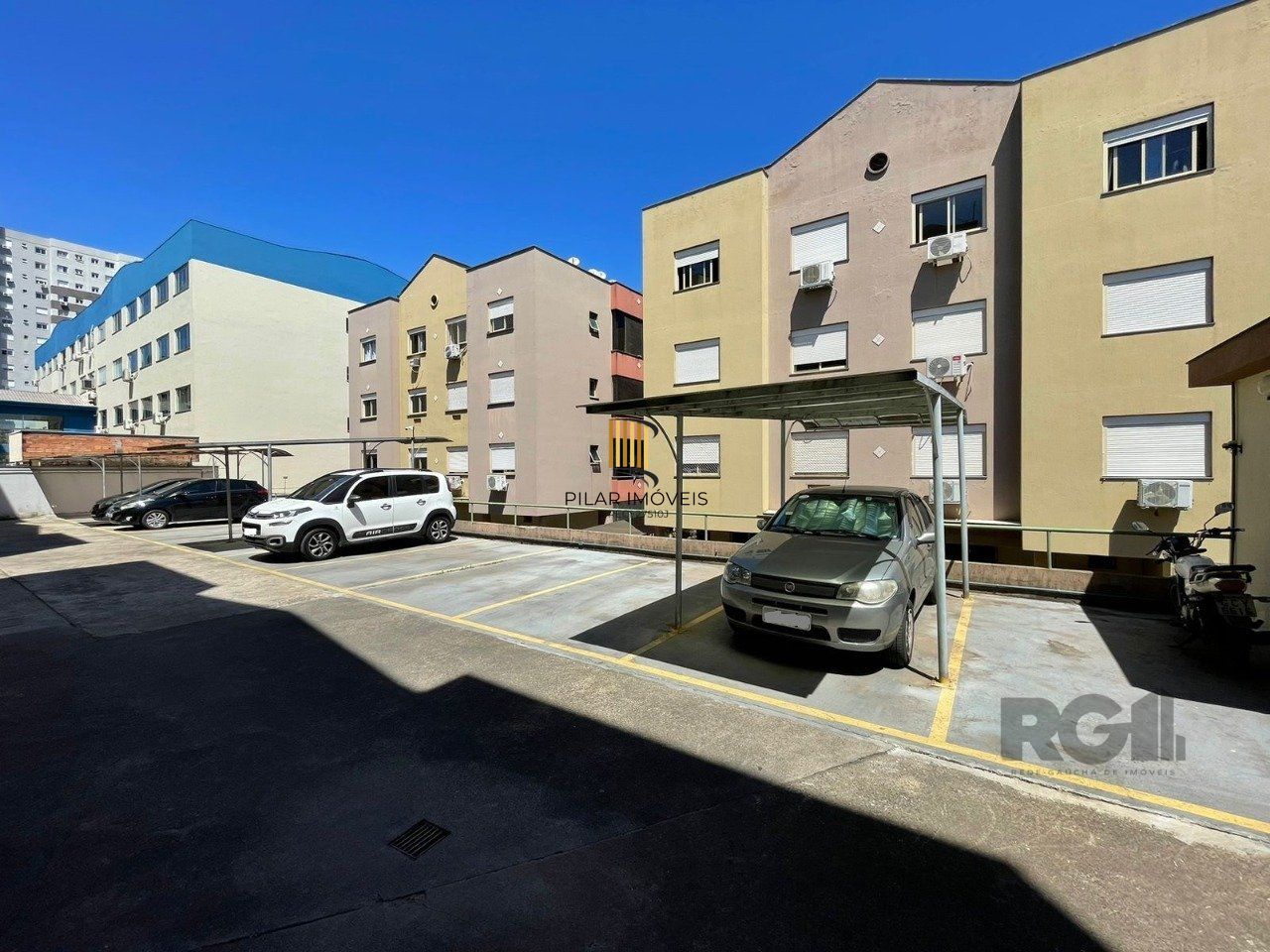 Apartamento 2 dormitórios, 1 box, Bairro Monte Carlo